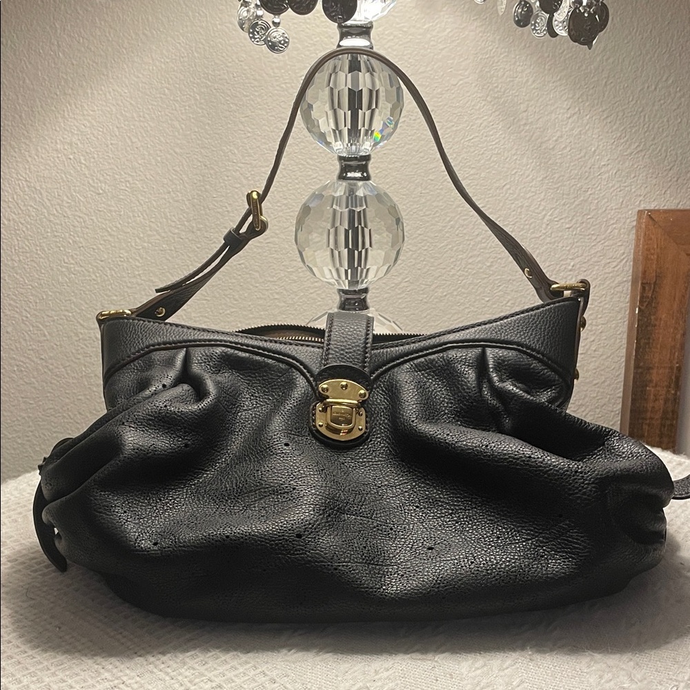 Black Mahina 2Way Louis Vuitton Shoulder Bag